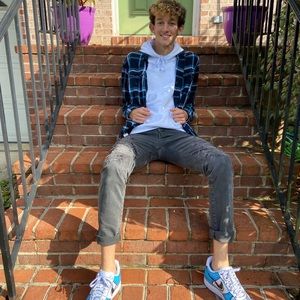 Meet your Posher, Jonathan